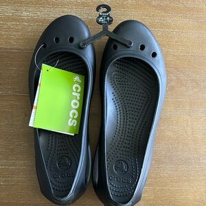 NEW Crocs kadee black size 9